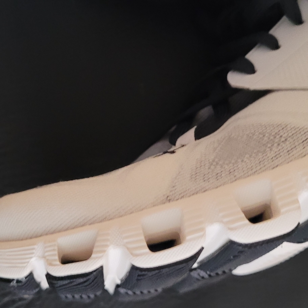 On Running Women sneakers CloudX 3 - Picture 10 of 16